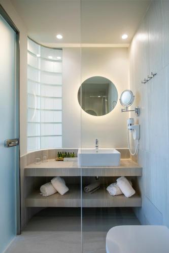 Superior Double or Twin Room with City View image 5