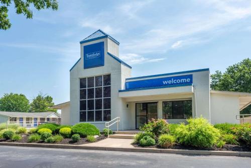 Travelodge by Wyndham Essington / Philadelphia Airport