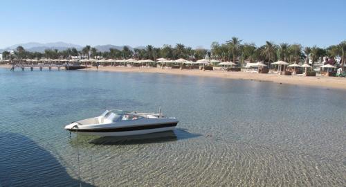 Пляж, Menaville Resort in Сафага