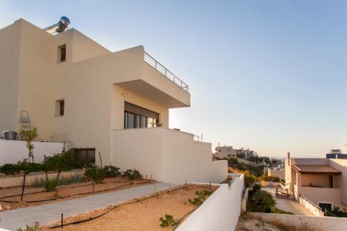 Luxurious Rikas Villa - image 5