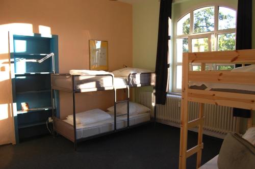 4 bunk beds