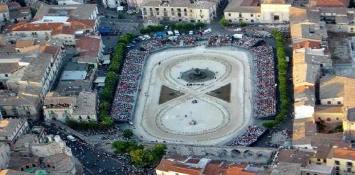 Dietro Piazza Maggiore