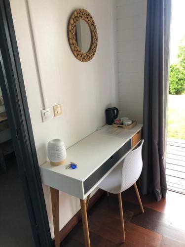Double Room with Sea View image 6