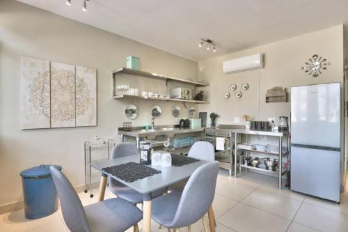 Delightful Spacious Studio in CBD with Parking