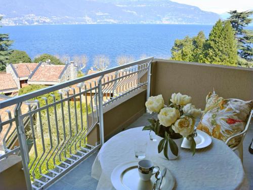  Apartment Hermitage-2 by Interhome, Pension in Porto Valtravaglia