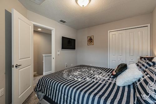 BRAND NEW 2020 Cozy Townhouse FREE BBQ - Disney Area