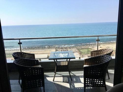 Azure Apartment - Full Sea View - Stanley -5 Star - Parking