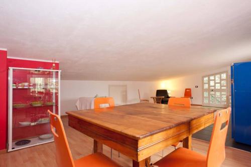  Loft mansardato con giardino e piscina in villa privata Loft with garden and swimming pool in a private villa in Sestu