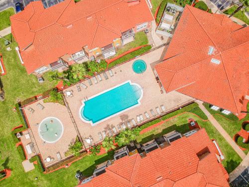 Stunning LakeView w/Pool°o°Disney Area☆No Carpet☆