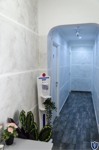 1 queen bed, 1 twin bed