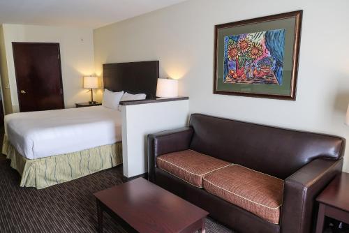 Oxford Suites Portland - Jantzen Beach