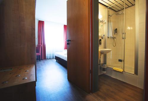 Economy Single Room