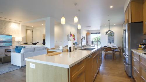 Maui Westside Presents - Luana Garden Villas 18C