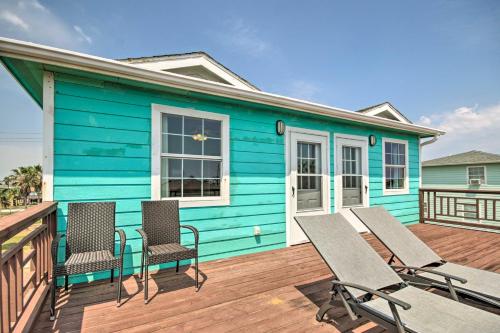 Surfside Retreat Steps to Beach and Local Eats!