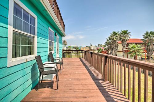 Surfside Retreat Steps to Beach and Local Eats!