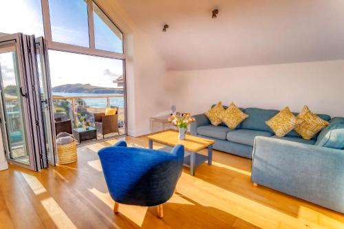 Porth Sands Beachfront Apartment in Newquay Vízpart