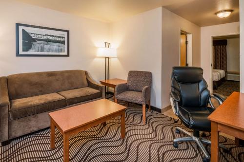 Best Western Plus Riverfront Hotel and Suites