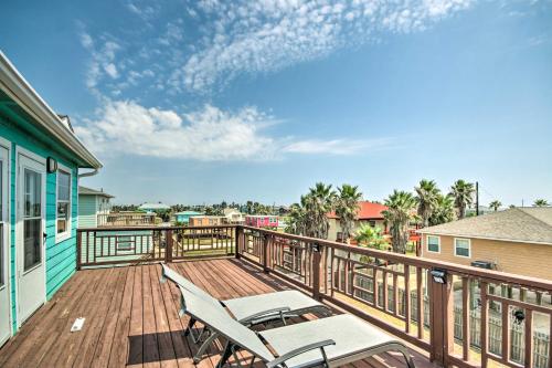 Surfside Retreat Steps to Beach and Local Eats!