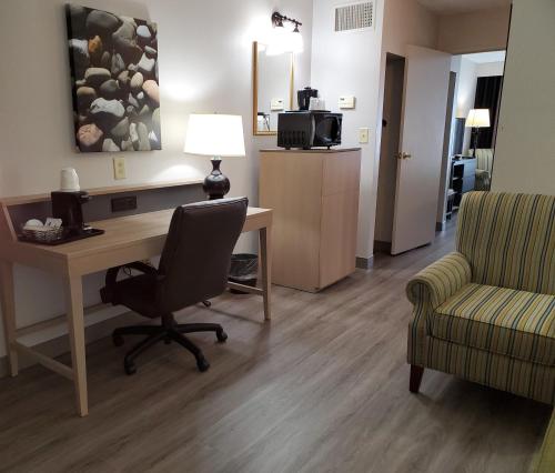 Country Inn & Suites by Radisson Buford at Mall of Georgia GA - image 8