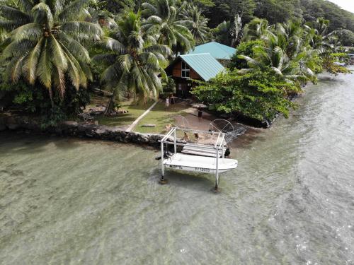 A szálláshely kívülről, Fare Vahine Oviri - 1048DTO-MT in Faaroa Öböl