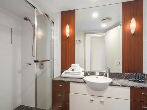 Three-Bedroom Apartment with Ocean View (High Floor) image 8