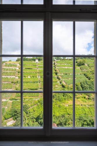 Schlosshotel Horneck 7.8km von Oberbichelbacherhof entfernt