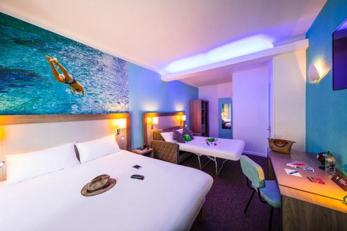 ibis Styles Calais Centre - Tap to explore photos