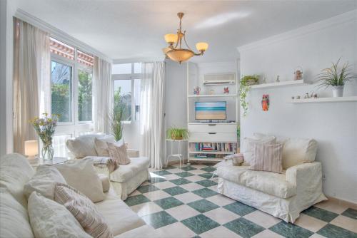  Apartamento de Sue - Parking incluido!, Ferienwohnung in Torremolinos