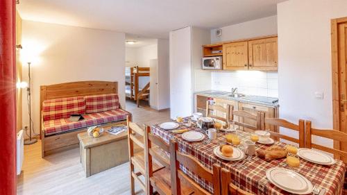 Two bedroom apartment + Mezzanine or Mountain Corner 8 people