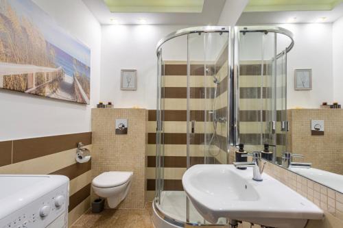 Bright And Charming- Golden Apartments-Old Town&Sz7-20