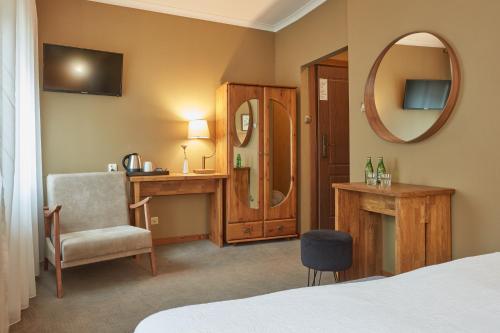 Hotel Batory - image 13