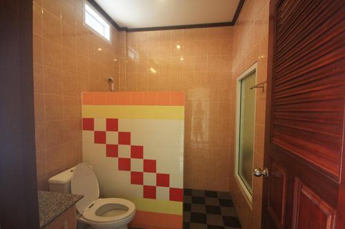 Bathroom, Au Hotel in Uthai