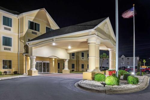 外部景觀, Comfort Inn & Suites Marianna I-10 in 瑪麗安娜