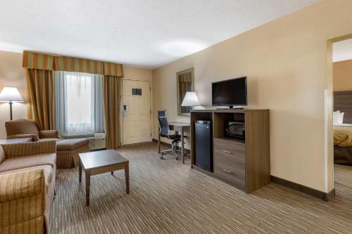 Quality Inn & Suites Hanes Mall