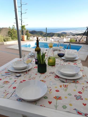 CASA JAN with pool, mountain and sea views.