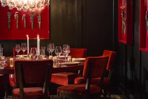 269397829 Kimpton Hotel Monaco Philadelphia by IHG