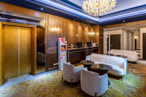 Lobby, Mayer Inn in Taipei