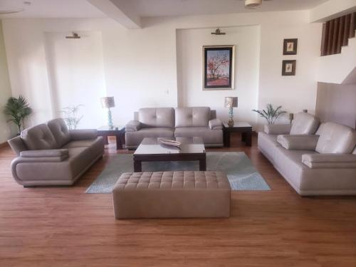 Mountain View House, Murree (photo 2)