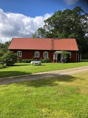 Charmig hallandslänga nära Ullared - Köinge