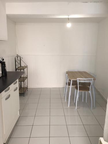 Maison de village -non de standing- à Saint Laurent de la Salanque 66 gîte à louer Saint-Laurent-de-la-Salanque