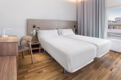 2 twin beds
