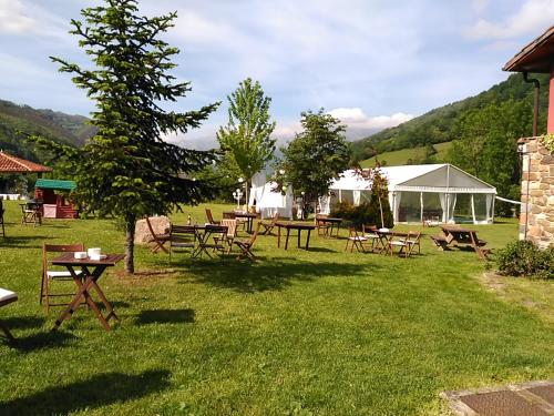 Casas rurales Valle de Bueida, jacuzzi en el El Palacio y Viscárcel