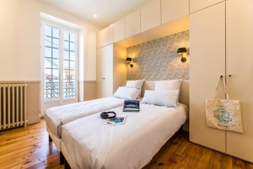 VILLA MARGOT KEYWEEK townhouse with terrace and Jacuzzi close to beaches gîte à louer Golf Biarritz Le Phare