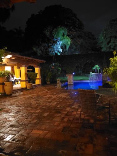 المرافق, La Joyita Cuernavaca in Jacarandas