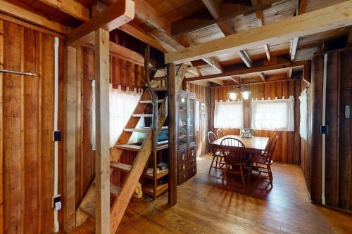 Little Log Cabin - image 6