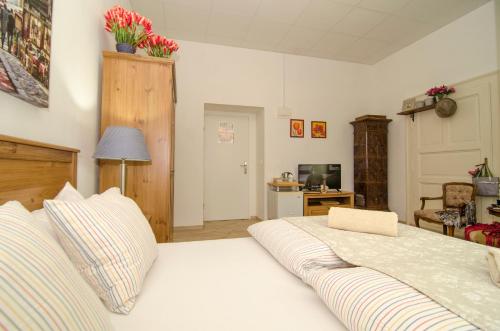 1 queen bed