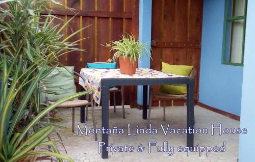 Montana Linda Guest House Orosi photo