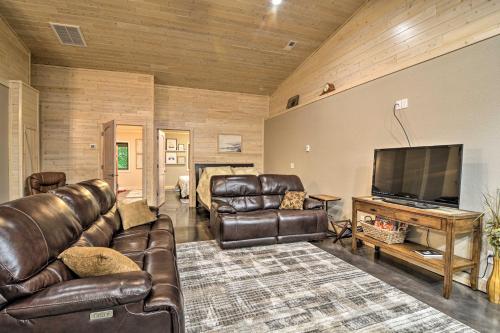 Modern Arcadia Farmhouse on 80 Acres - Near Beach!