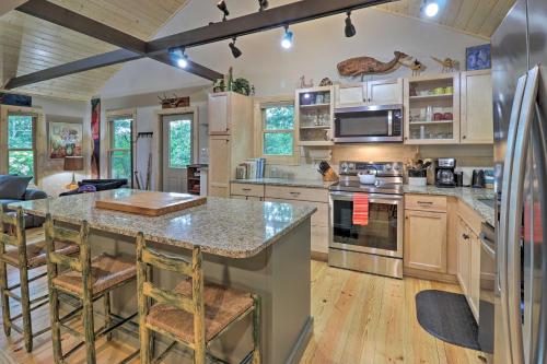 Secluded Pisgah Natl Forest Retreat with Views - image 3