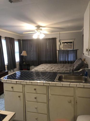 Pirate Cove Cottages - image 14